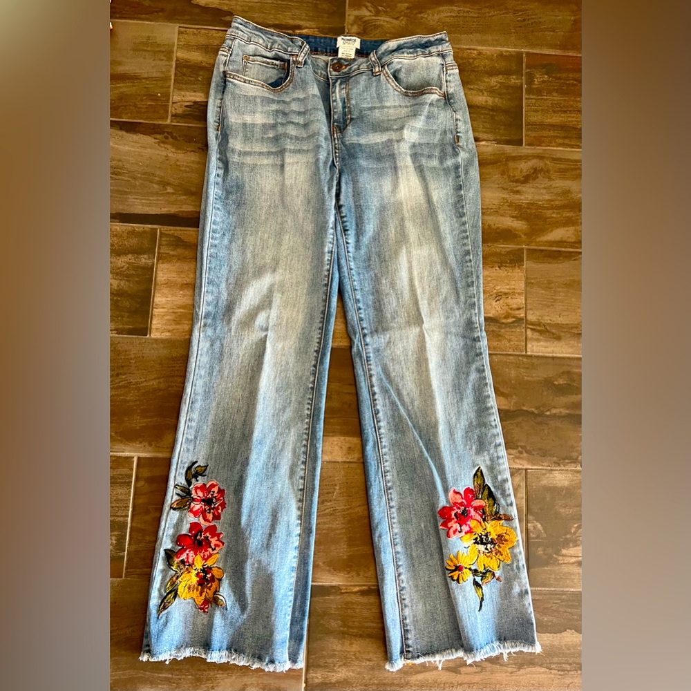 Venus Embroidered Jeans / Frayed Hem / Size 12